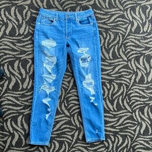 Woman’s American Eagle Tom girl destroyed button fly jeans size 4